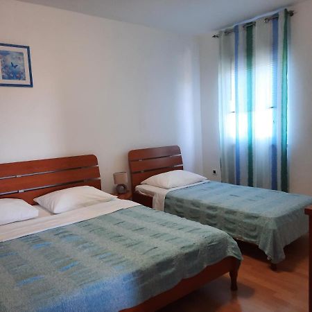 Apartmani Ivica คิร์ก ภายนอก รูปภาพ