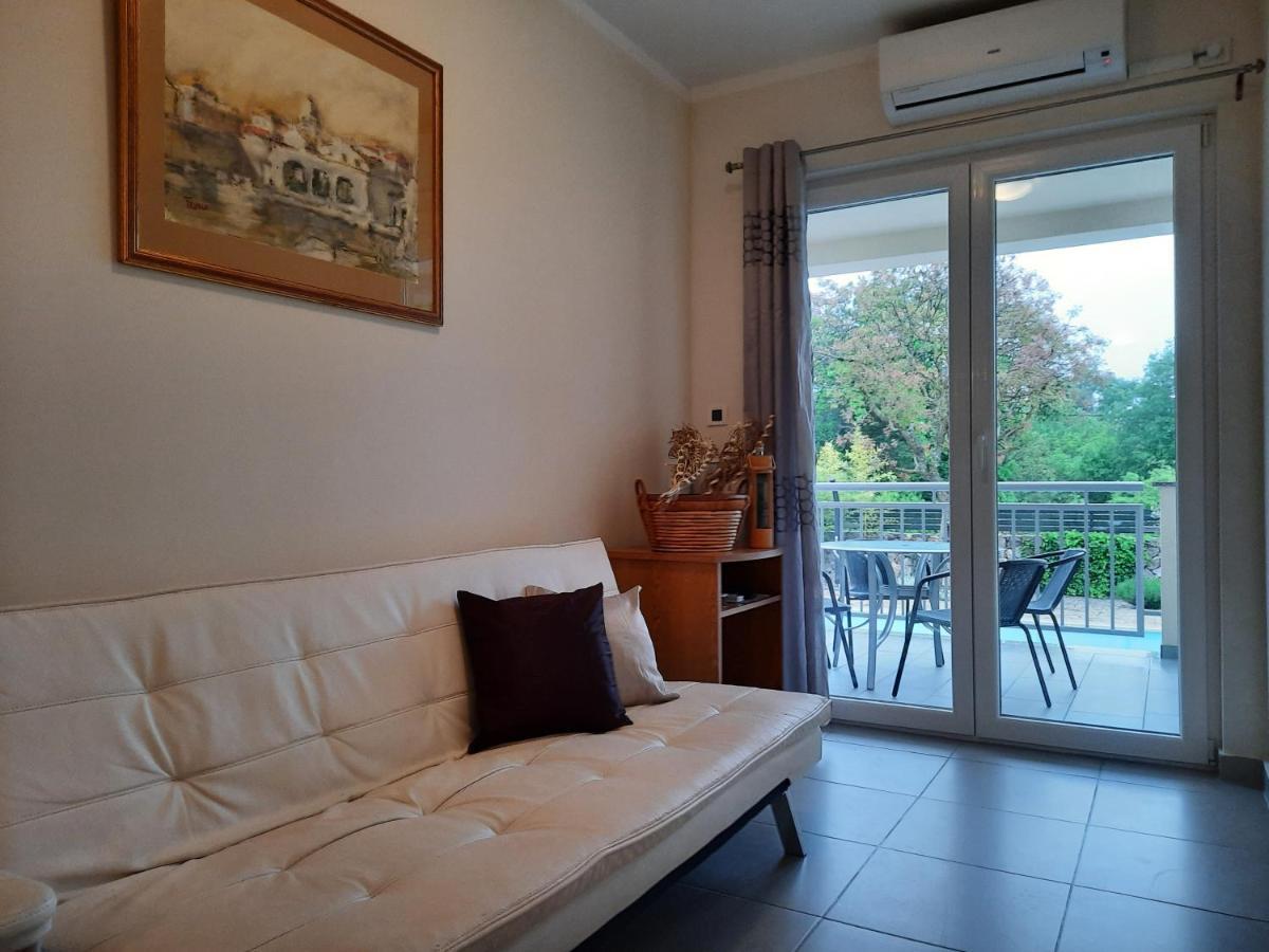 Apartmani Ivica คิร์ก ภายนอก รูปภาพ