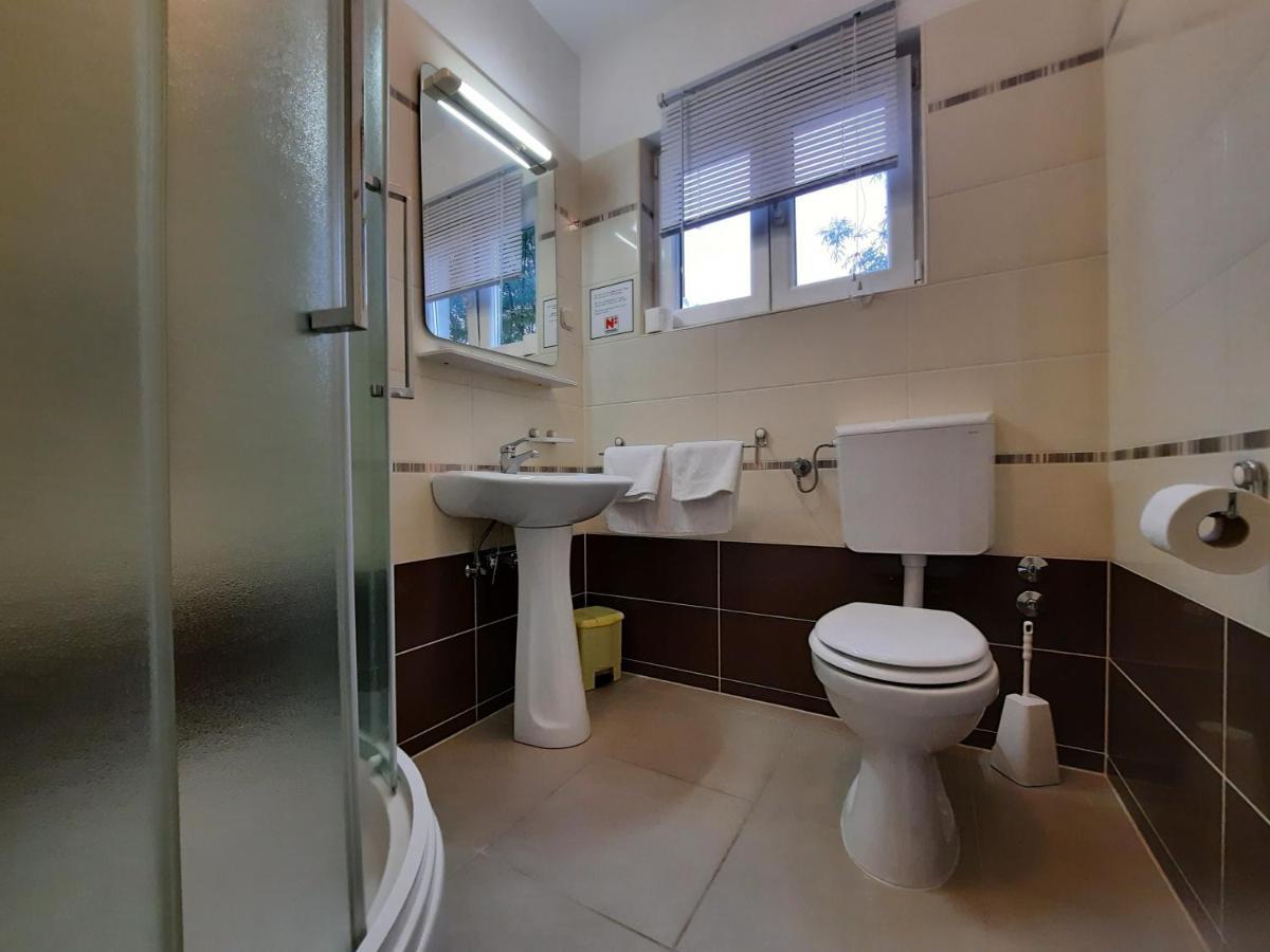 Apartmani Ivica คิร์ก ภายนอก รูปภาพ