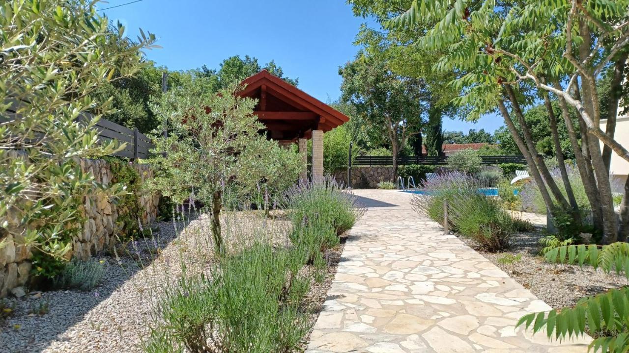 Apartmani Ivica คิร์ก ภายนอก รูปภาพ