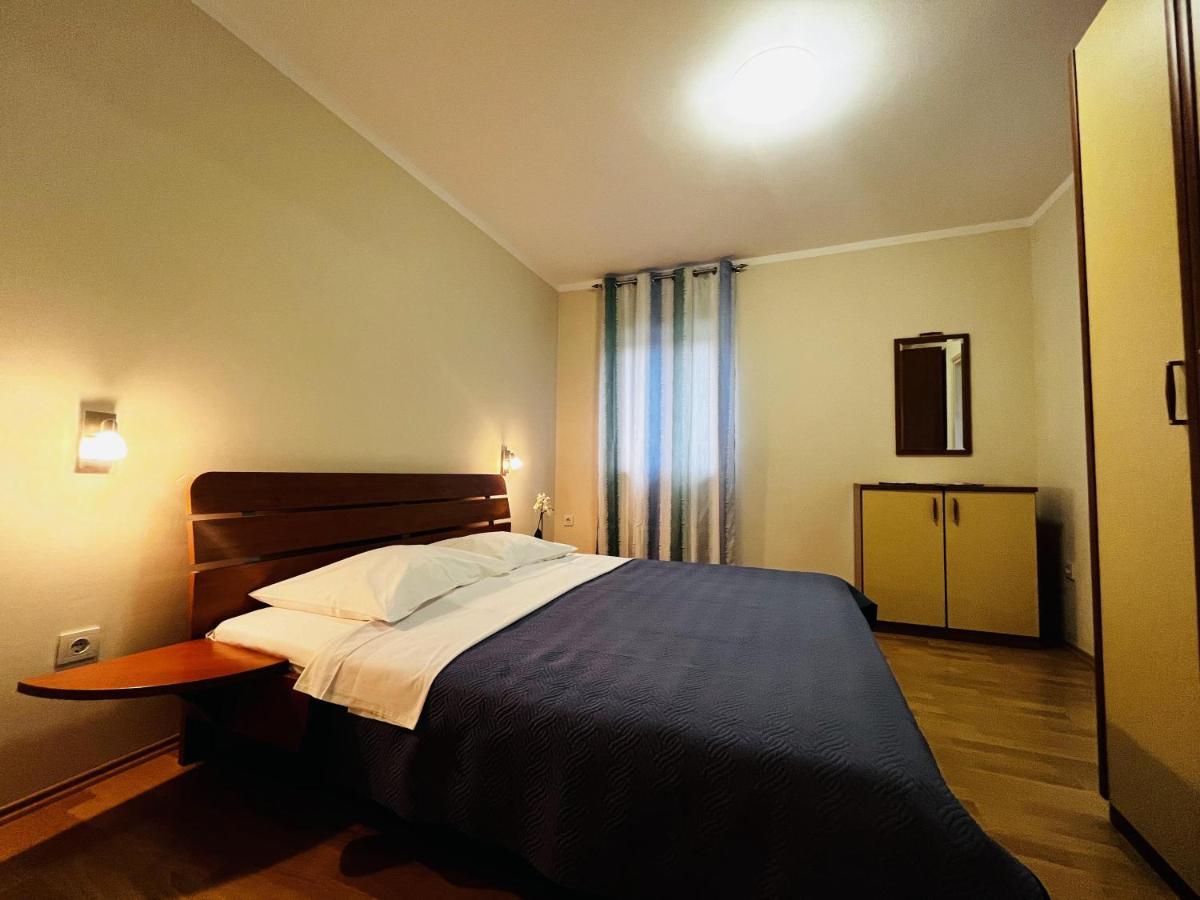 Apartmani Ivica คิร์ก ภายนอก รูปภาพ