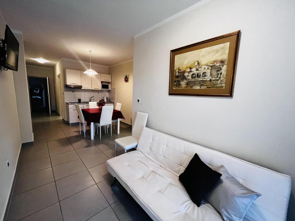 Apartmani Ivica คิร์ก ภายนอก รูปภาพ