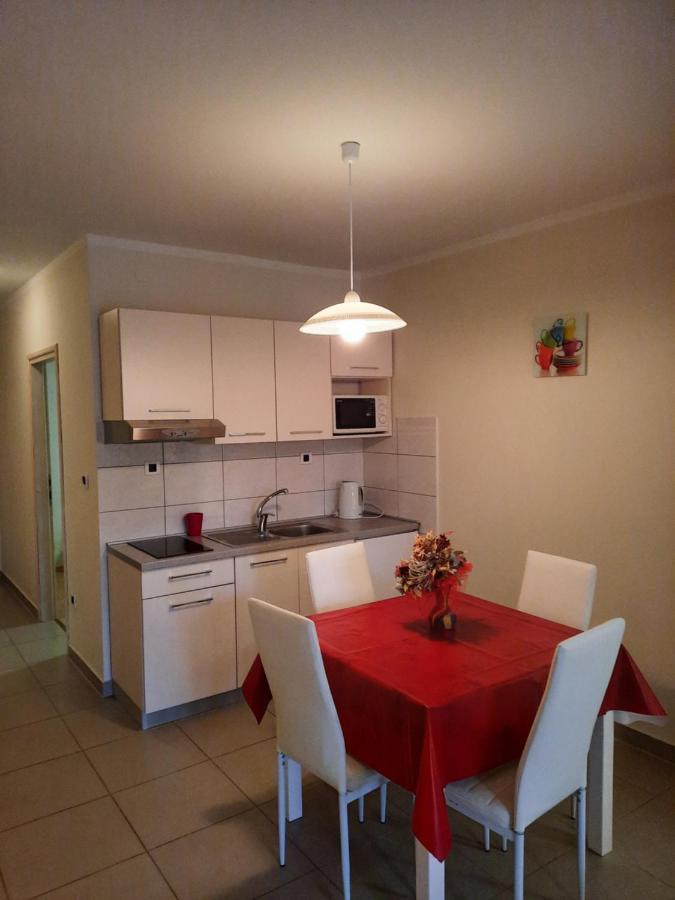 Apartmani Ivica คิร์ก ภายนอก รูปภาพ