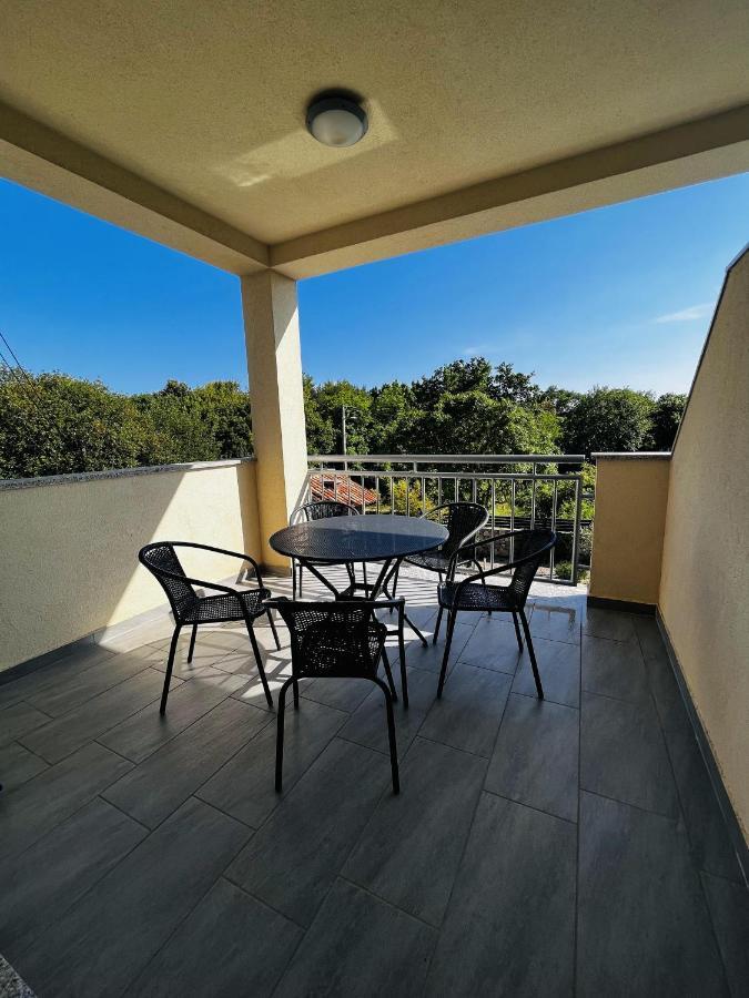 Apartmani Ivica คิร์ก ภายนอก รูปภาพ