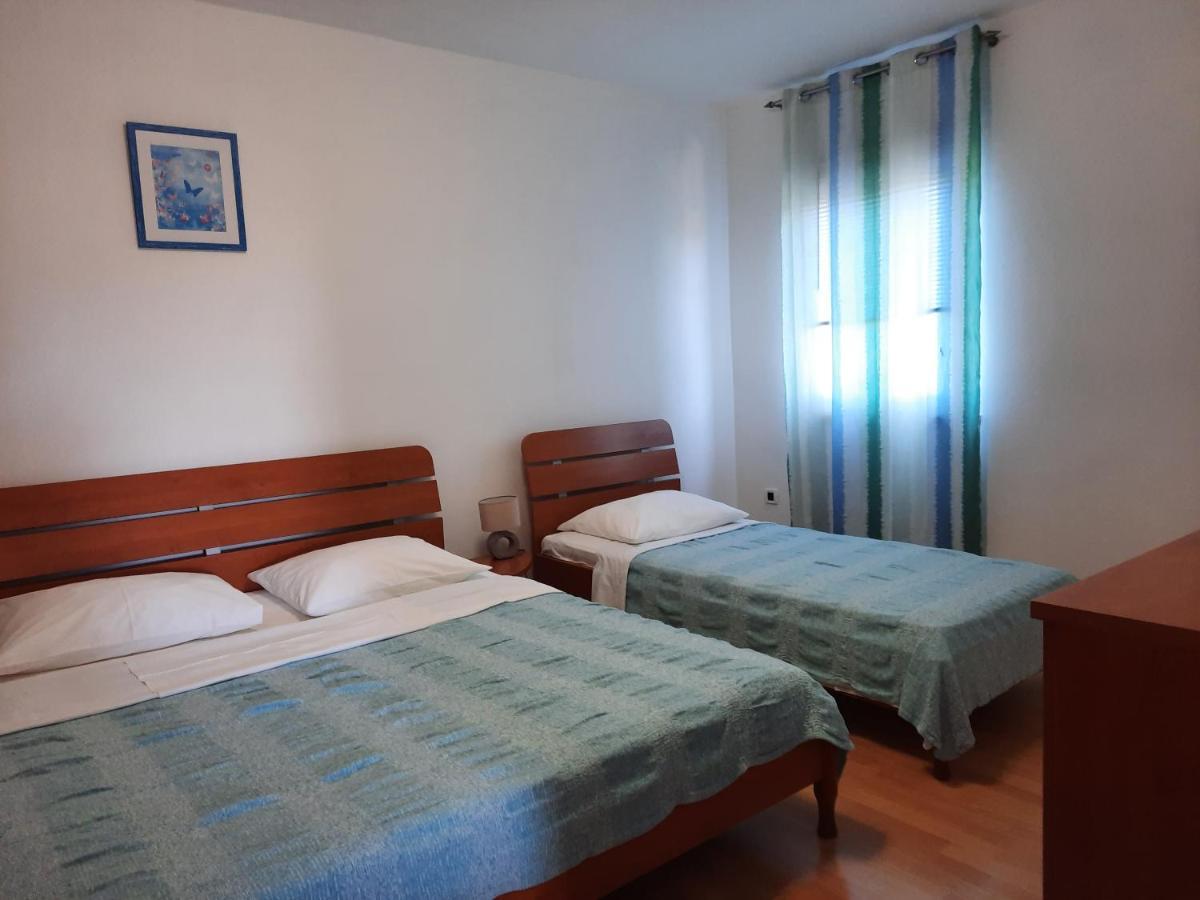 Apartmani Ivica คิร์ก ภายนอก รูปภาพ