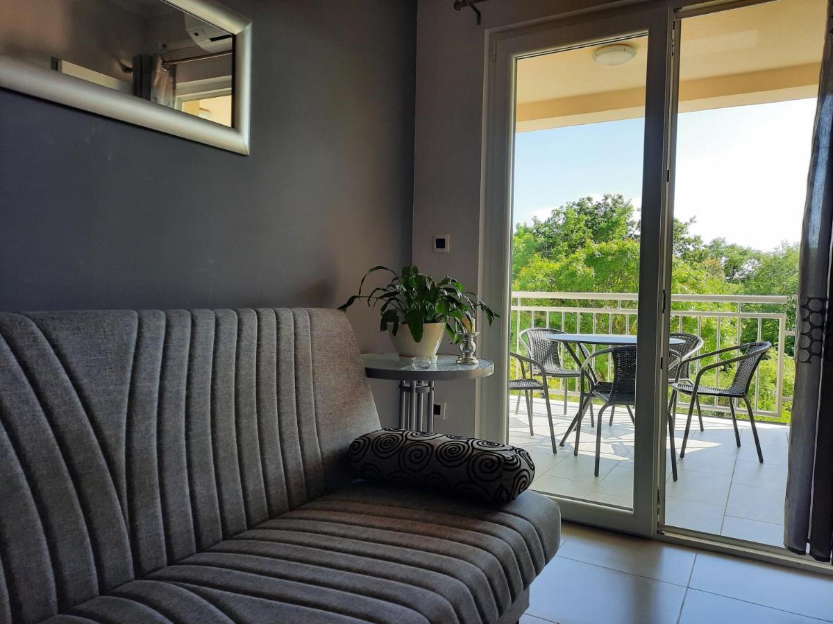 Apartmani Ivica คิร์ก ภายนอก รูปภาพ