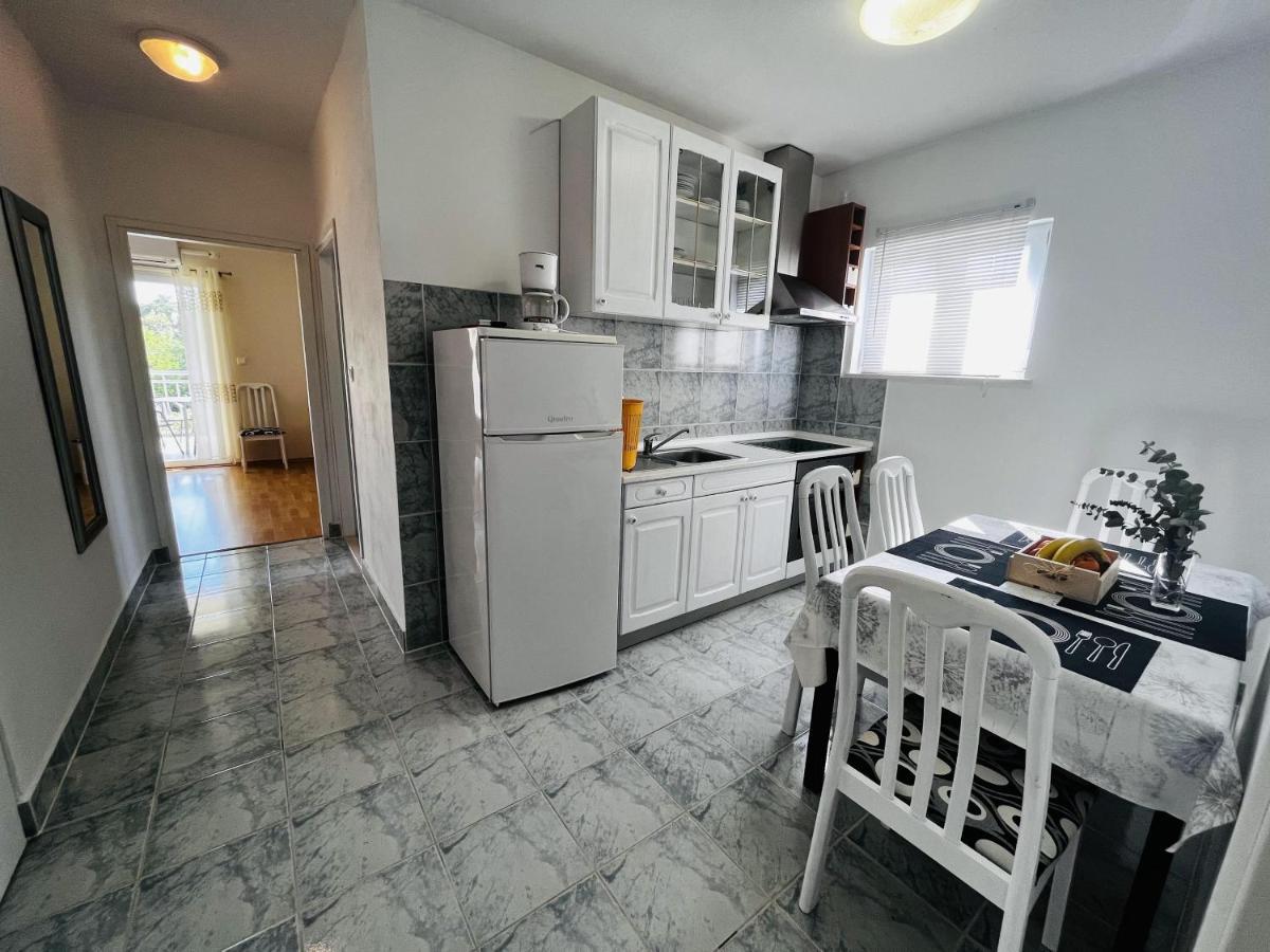 Apartmani Ivica คิร์ก ภายนอก รูปภาพ