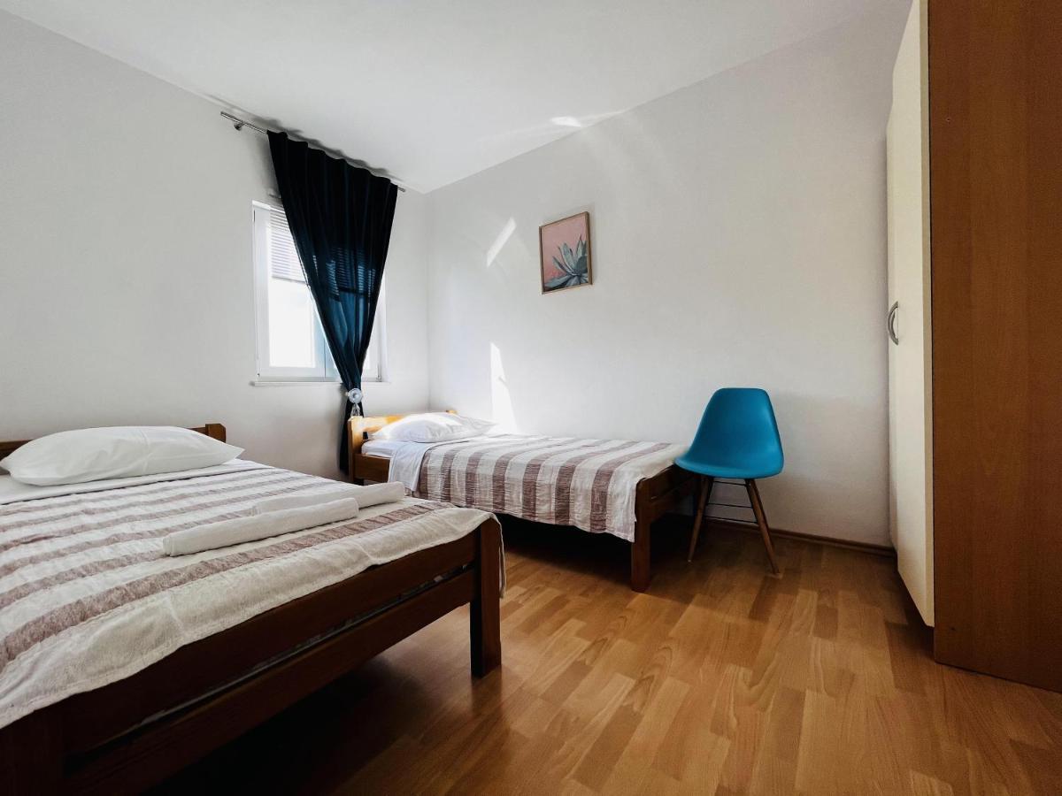 Apartmani Ivica คิร์ก ภายนอก รูปภาพ